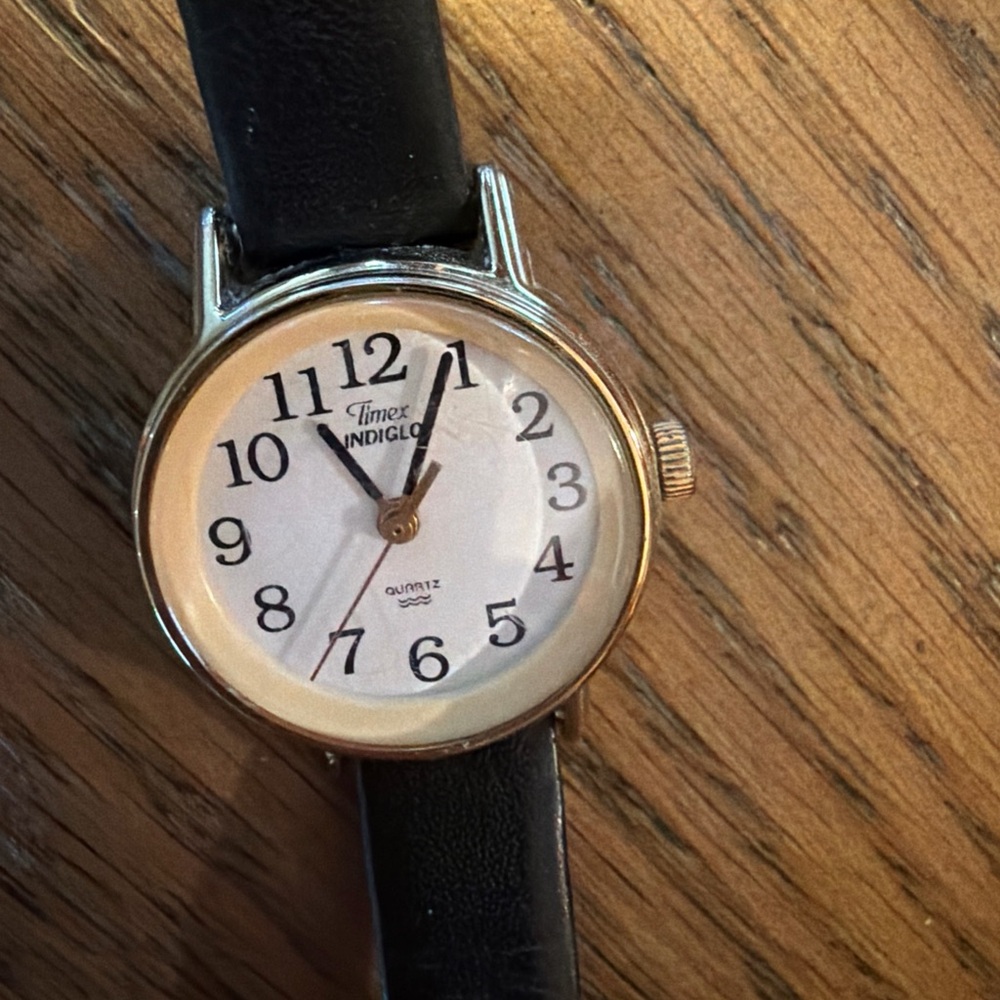 Vintage Timex Indiglo Women's Quartz Watch Leather Strap CR 1216